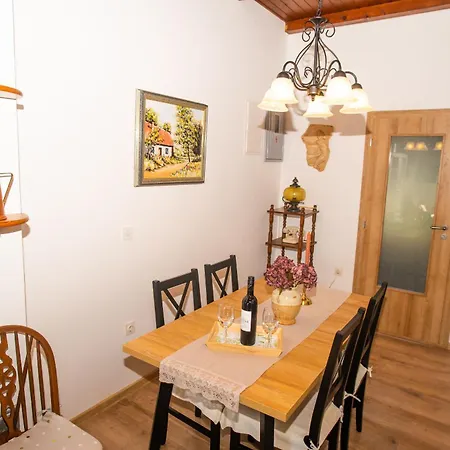 Sasa Apartment Kastela